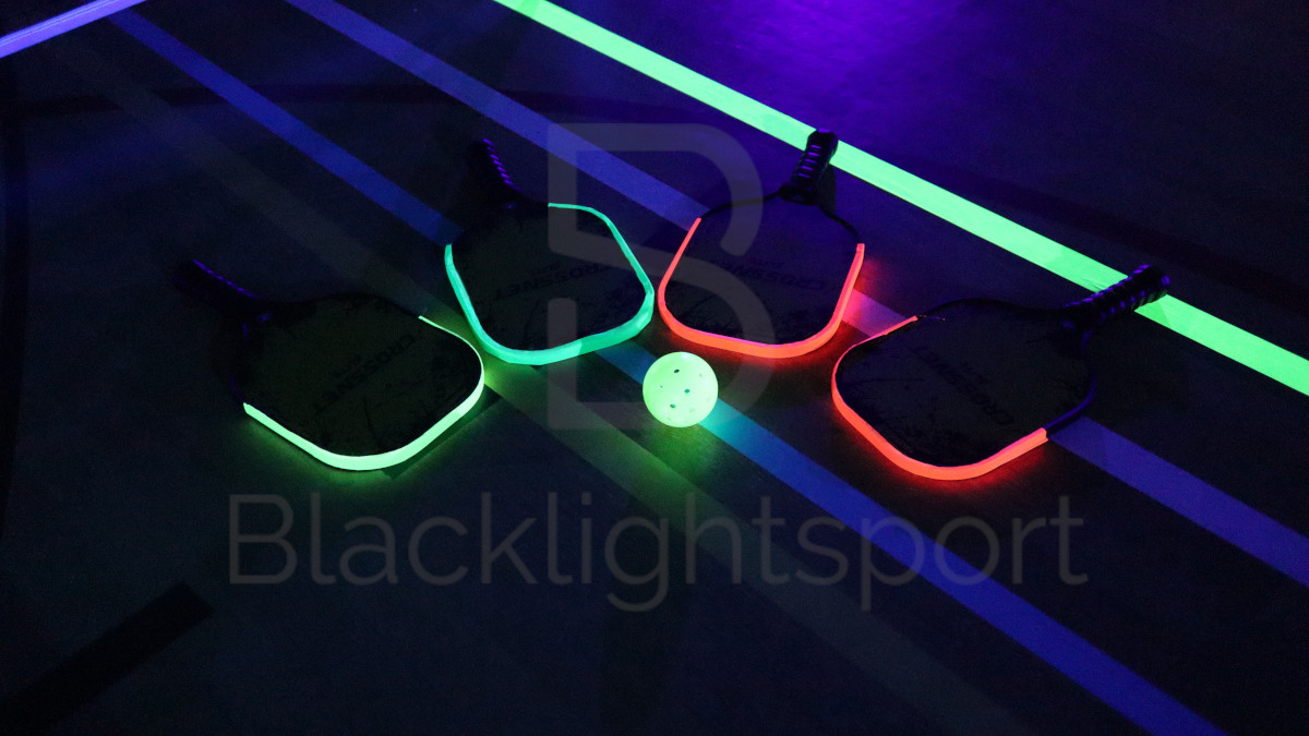 Blacklightsport Pickleball - glow in the dark sporten in blacklight neon